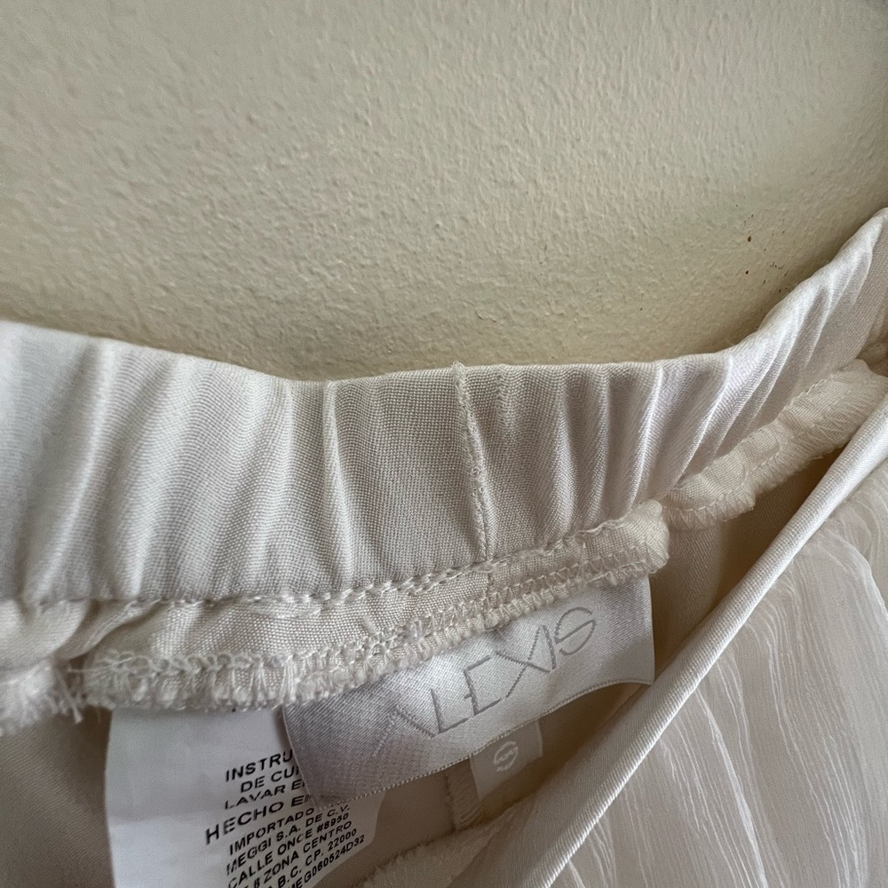White Sheer Chiffon skirt with inside satin shorts - Picture 5 of 7